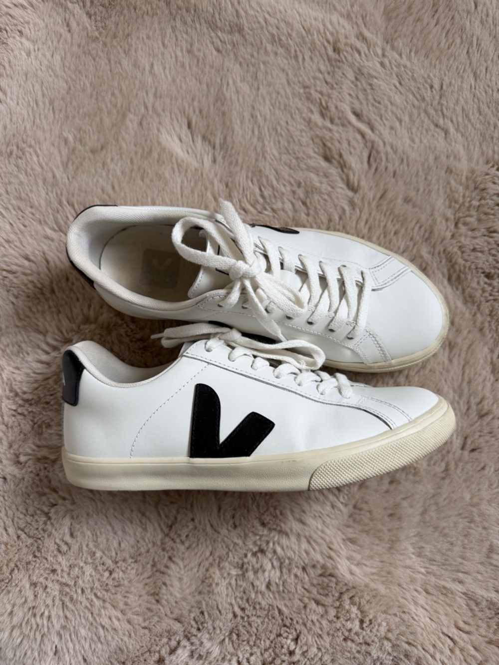 Women’s Veja Campo Tennis Sneaker Black White Size 7